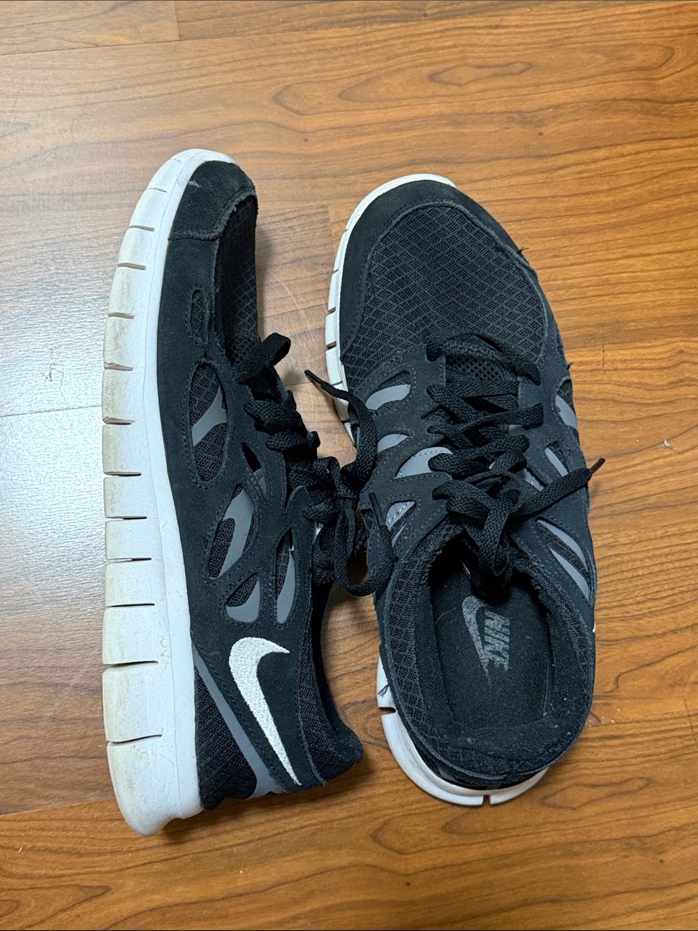 Nike Men’s Black and White Athletic Sneakers